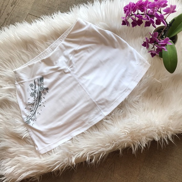 Nike Other - Nike Fit White & Gray Tennis Skort L EUC